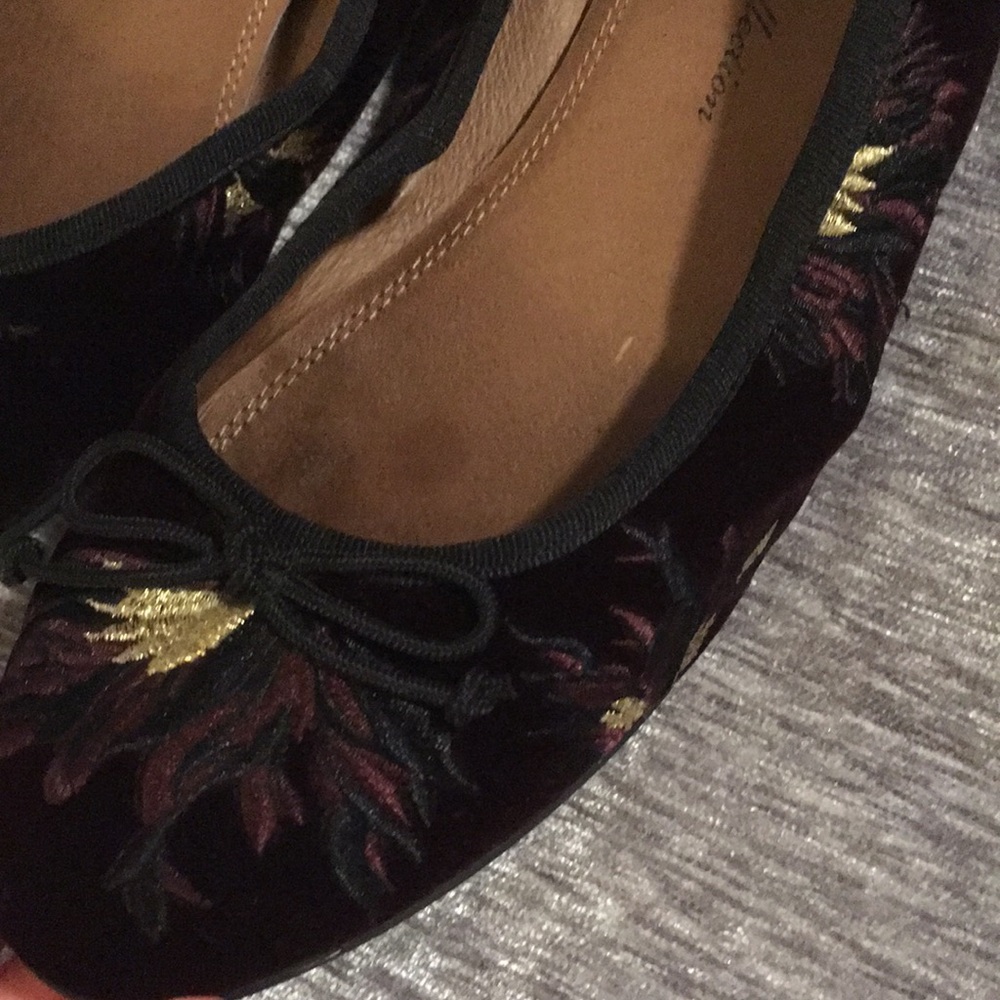 Shoes - Picture 4 of 4